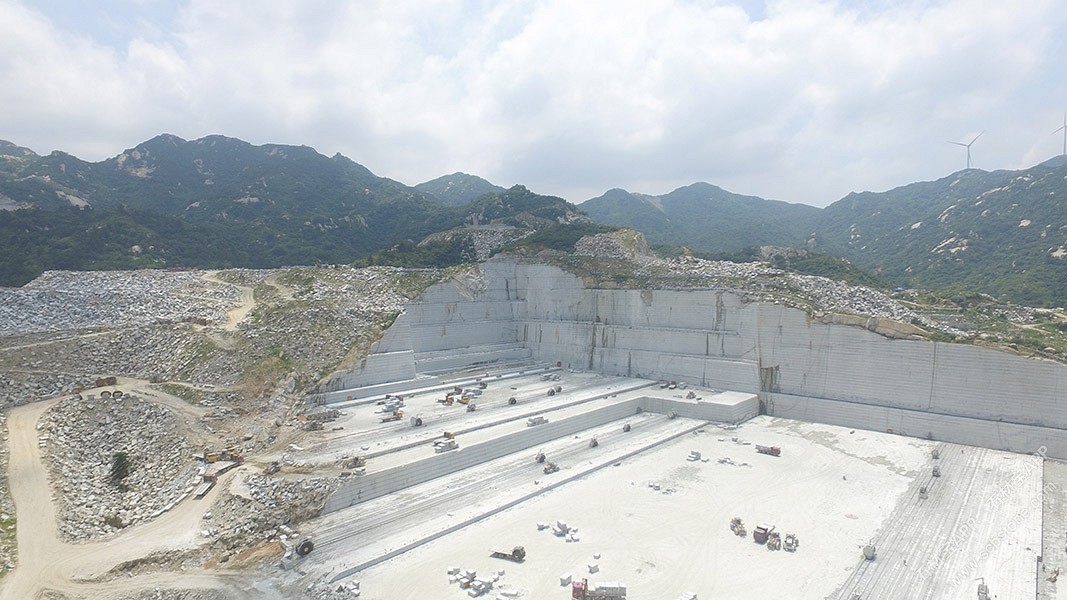 礦山資源