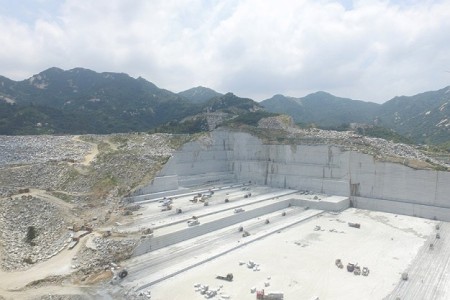 礦山資源